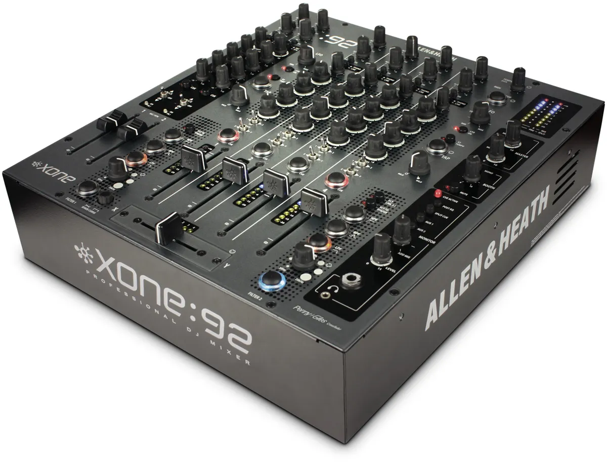 Allen & Heath Xone:92 MK2 DJ mikser