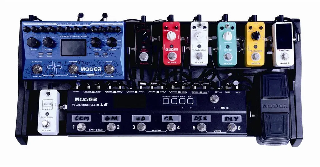 Mooer TF-20S pedalboard
