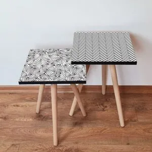 2Shp473 - Crni i beli stočić za kafu (2 komada)