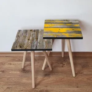 2Shp478 - Smeštajni Stočići u Braon, Sivi i Žuti (2 Komada)