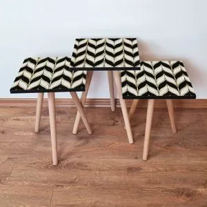 3Shp130 - Set Stolića za Kafu (3 Komada) u Beloj, Crnoj i Zlatnoj Boji