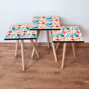 3Shp16 - Multicolor Multicolor Nesting Table (3 Pieces)