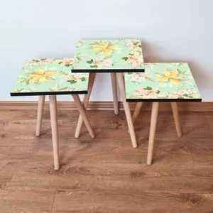 3Shp168 - Zeleni, Žuti i Bež Nesting Sto (3 komada)