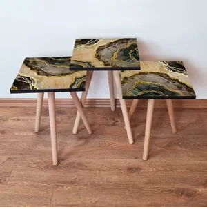 3Shp219 - Višenamenski Stolići (3 komada) u Višebojnoj