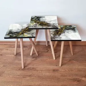 3Shp233 - Set Nesting Stolova (3 Komada) u Beloj, Sivoj, Zlatnoj i Senf Boji