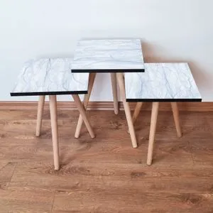 3Shp243 - Plava i Bela Nesting Sto (3 Komada)