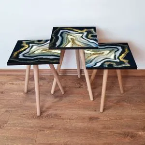 3Shp286 - Multicolor Multicolor Nesting Table (3 Pieces)