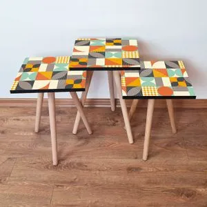 3Shp322 - Multicolor Multicolor Nesting Table (3 Pieces)