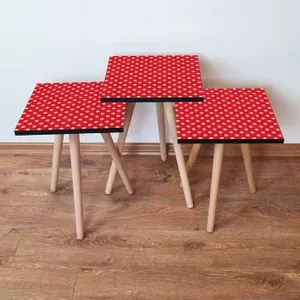 3Shp337 - Crveno-žuti Nesting Sto (3 komada)