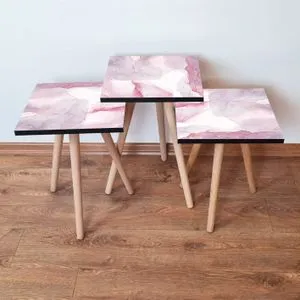 3Shp383 - Pink Pink
White
Gold Nesting Table (3 Pieces)