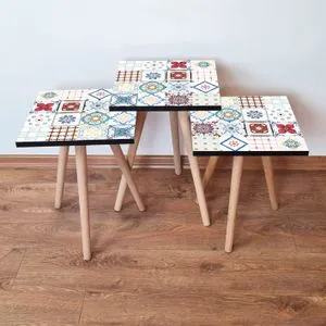 3Shp398 - Multicolor Multicolor Nesting Table (3 Pieces)
