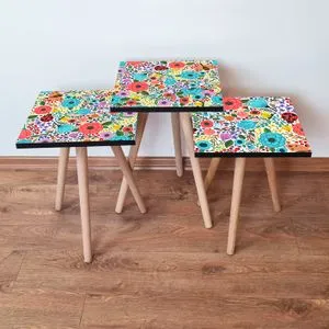 3Shp4 - Multicolor Multicolor Nesting Table (3 Pieces)