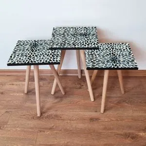 3Shp54 - Green Green
Black
Beige Nesting Table (3 Pieces)
