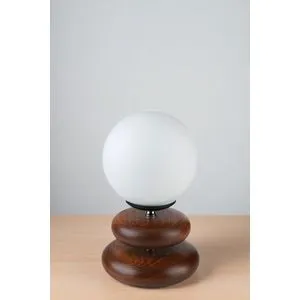 8901-3 White
Walnut Table Lamp