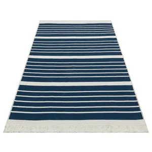 Ar 14 - Marine Navy Blue
White Carpet (160 x 230)