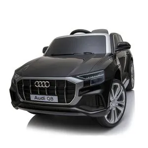 Audi Q8 Crni