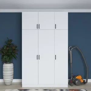BA104 - 1989 White Wardrobe