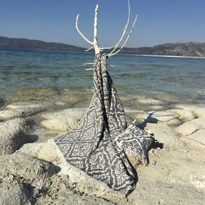 Barok - Black Black
White
Beige Fouta (Beach Towel)