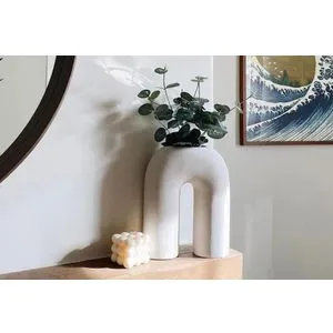 CY0073 Beige Vase