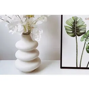 CY0079 Cream Vase