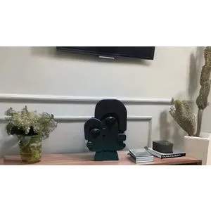 CY0084 Black Vase