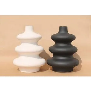 CY0112 Black
White Vase Set