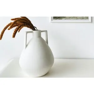 CY0129 White Vase