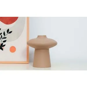 CY0175 Light Brown Vase
