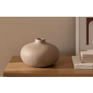 CY0193 Light Brown Vase