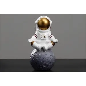 CY0376 White
Gold Decorative Object