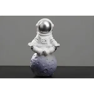 CY0377 White
Silver Decorative Object