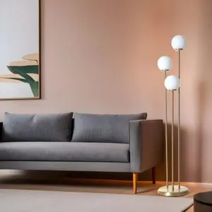 Judy 3 Lü Eskitme Beyaz Camlı Lambader White
Gold Floor Lamp