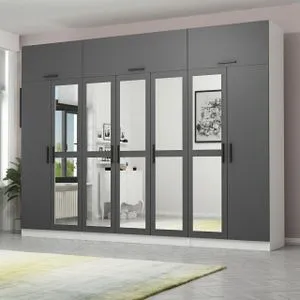 Kale - 5164 Anthracite
White Wardrobe