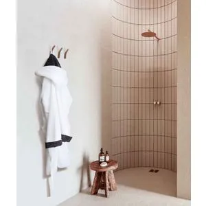 L'essential Maison Brisa Belo-Crni Bade-mantil