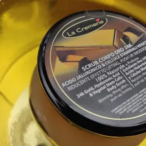 La Cremerie 24k GOLD Hyalouronic Acid &amp; Vegetal Stem Cells Body Scrub 1kg - Piling za telo