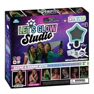 Let’s Glow Set Studio Selfie