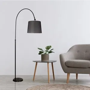 Lina Lambader sa Crnim Stabljikom i Crnom Abajur