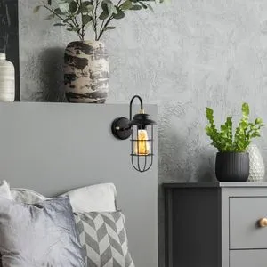 Mahoni - 13205 Black
Gold Wall Lamp