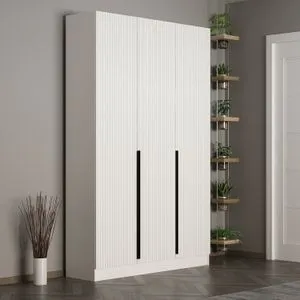 Noah - 8254 Bela Hall Stalak