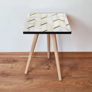 Shp273 - Sto sa strane u beloj, sivoj i zlatnoj boji