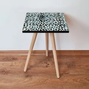 Shp54 - Green Green
Beige
Black Side Table