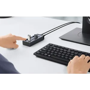 UGREEN CM481 USB-C na 7-portni USB-A 3.0 Hub sa DC 12V napajanjem