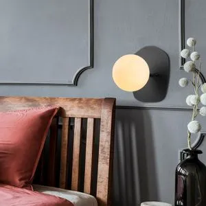 Well - 11680 Black
Cream Wall Lamp