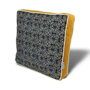 YM1005 Multicolor Cushion