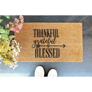 Zahvalni smeđi crni kokosov otirač