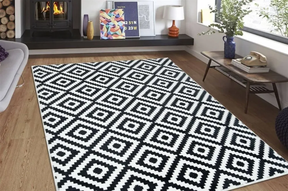 Crno - beli tepih Piramit 120 x 180 (652MRN1101)