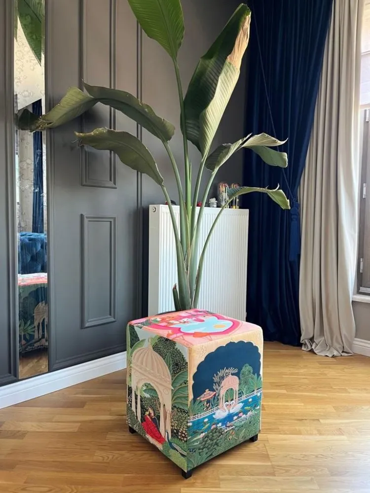 Tabure Jungle Scar Pouffe Pink