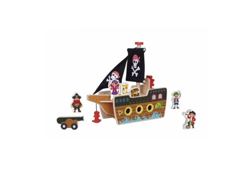 Drveni piratski brod