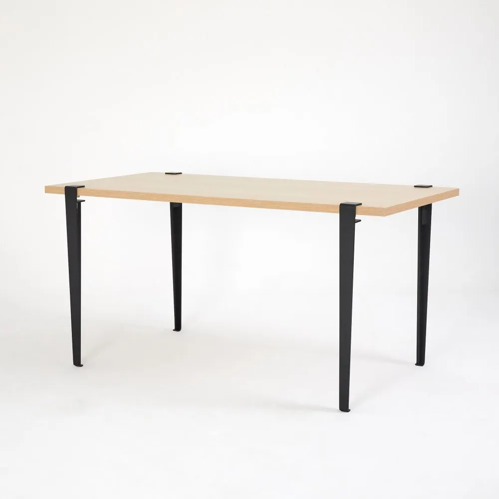 Trpezarijski sto Pineios WoodenBlack
