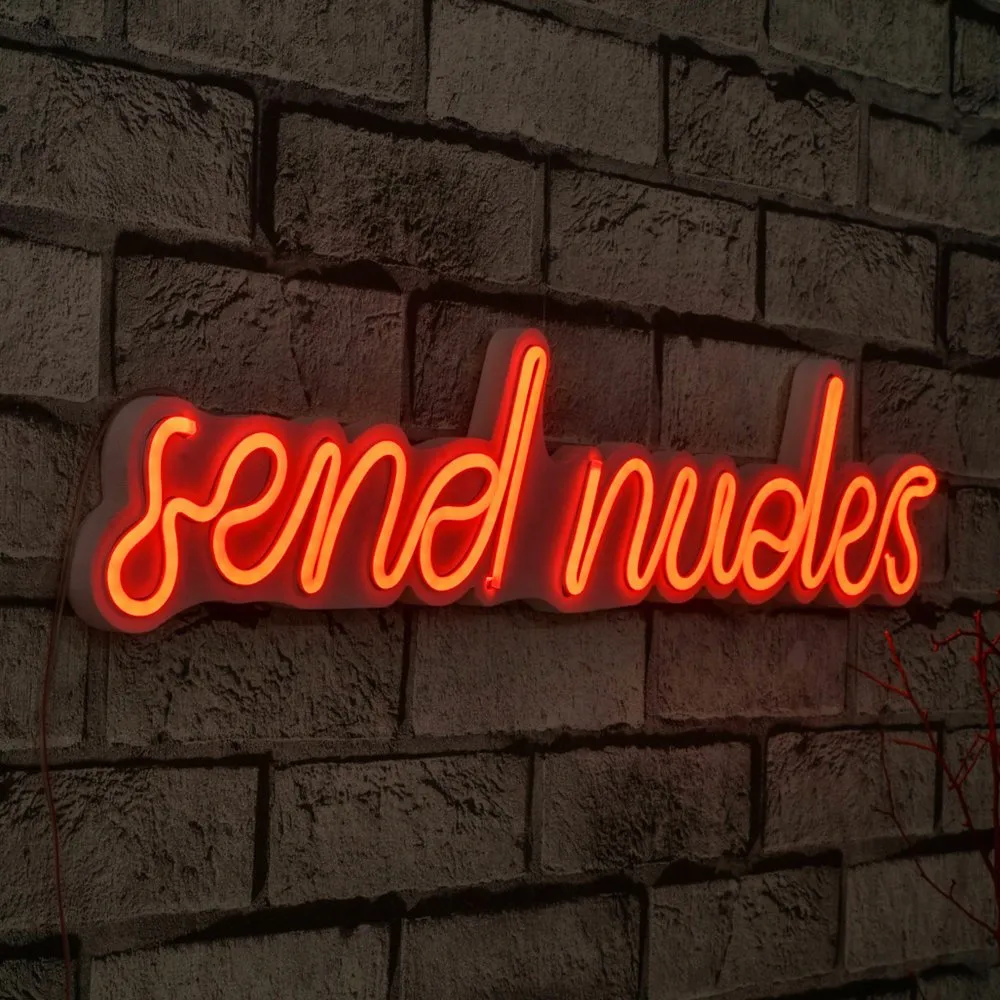 Zidna LED dekoracija Send Nudes Red